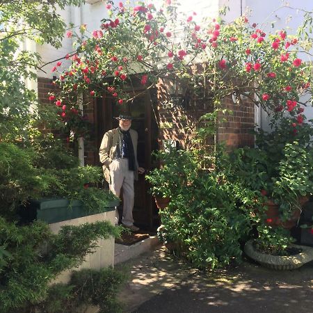 ロンドン チズウィック リビエラ Bed & Breakfast エクステリア 写真