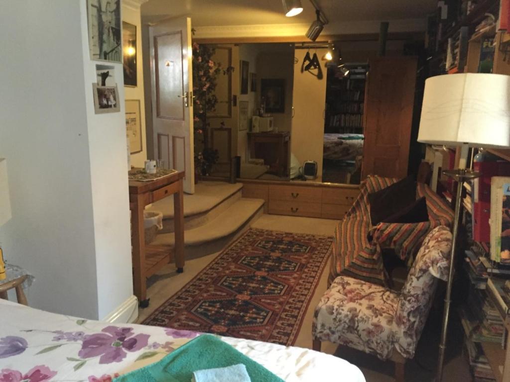 ロンドン チズウィック リビエラ Bed & Breakfast エクステリア 写真