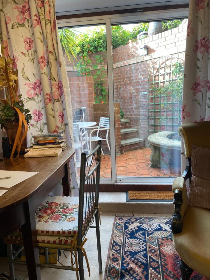 ロンドン チズウィック リビエラ Bed & Breakfast エクステリア 写真