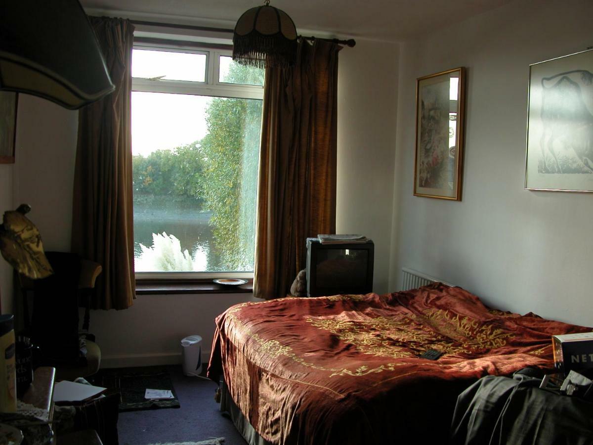 ロンドン チズウィック リビエラ Bed & Breakfast エクステリア 写真